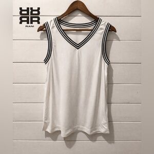 Riani White Sleeveless V-Neck Top – Size 8